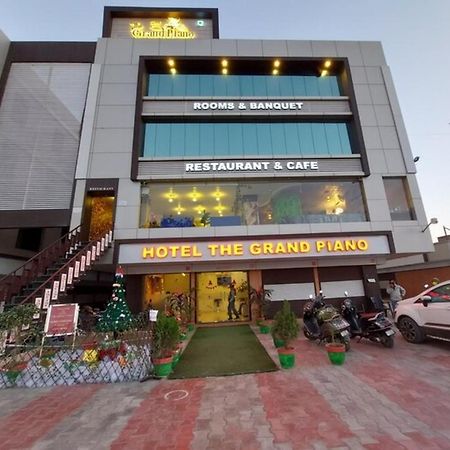 Hotel The Grand Piano - Best Business Hotel In Patan Εξωτερικό φωτογραφία