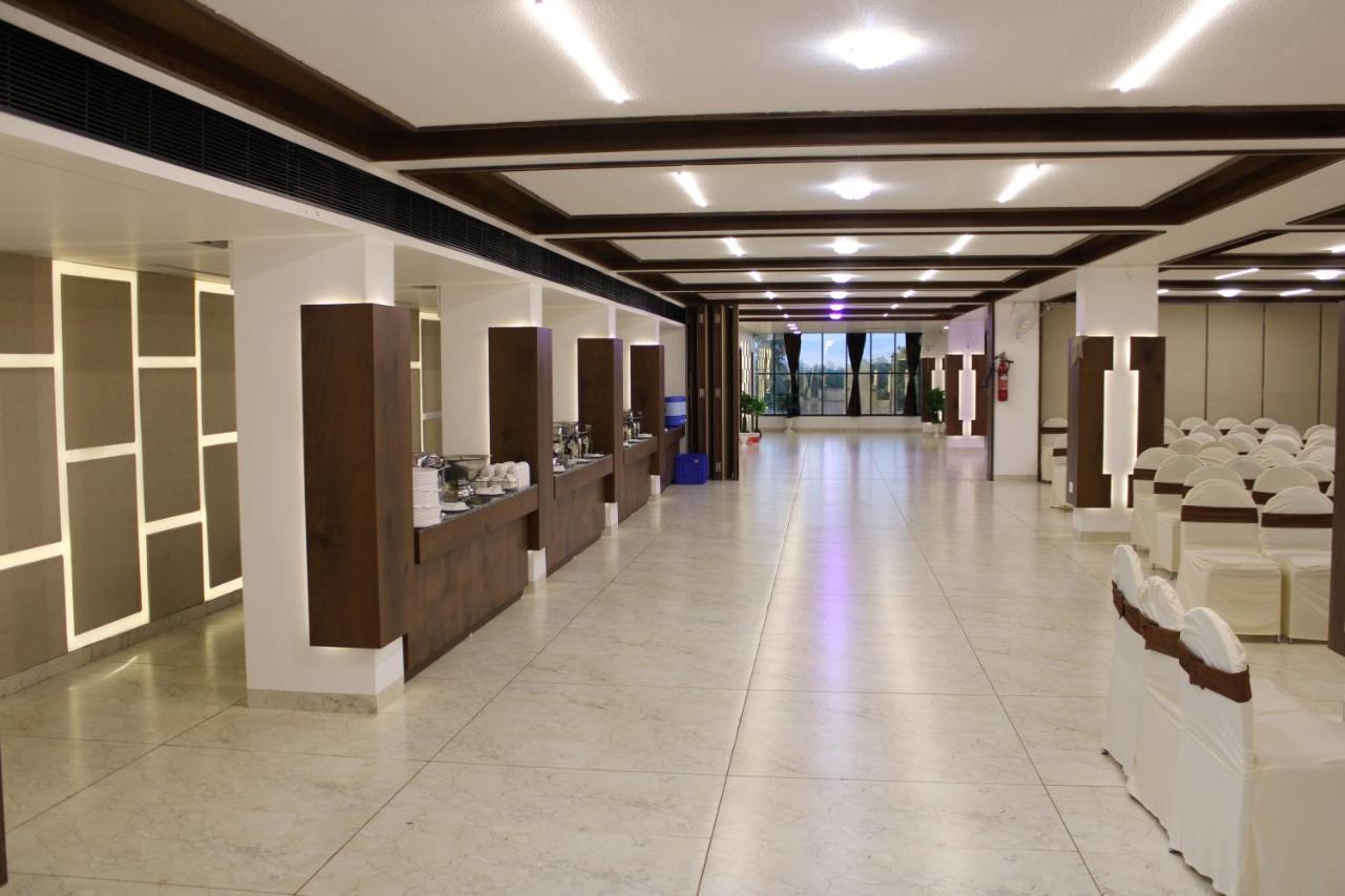 Hotel The Grand Piano - Best Business Hotel In Patan Εξωτερικό φωτογραφία