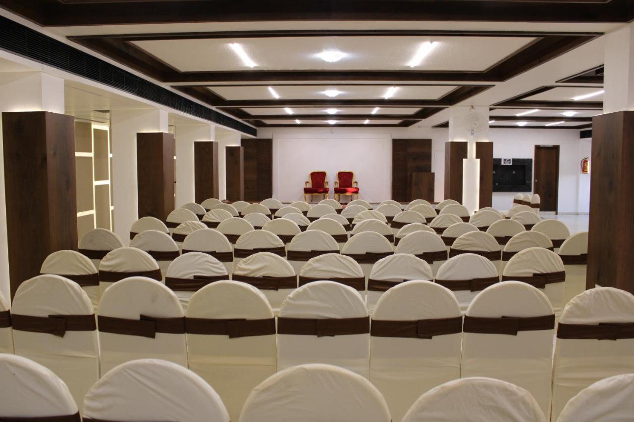 Hotel The Grand Piano - Best Business Hotel In Patan Εξωτερικό φωτογραφία