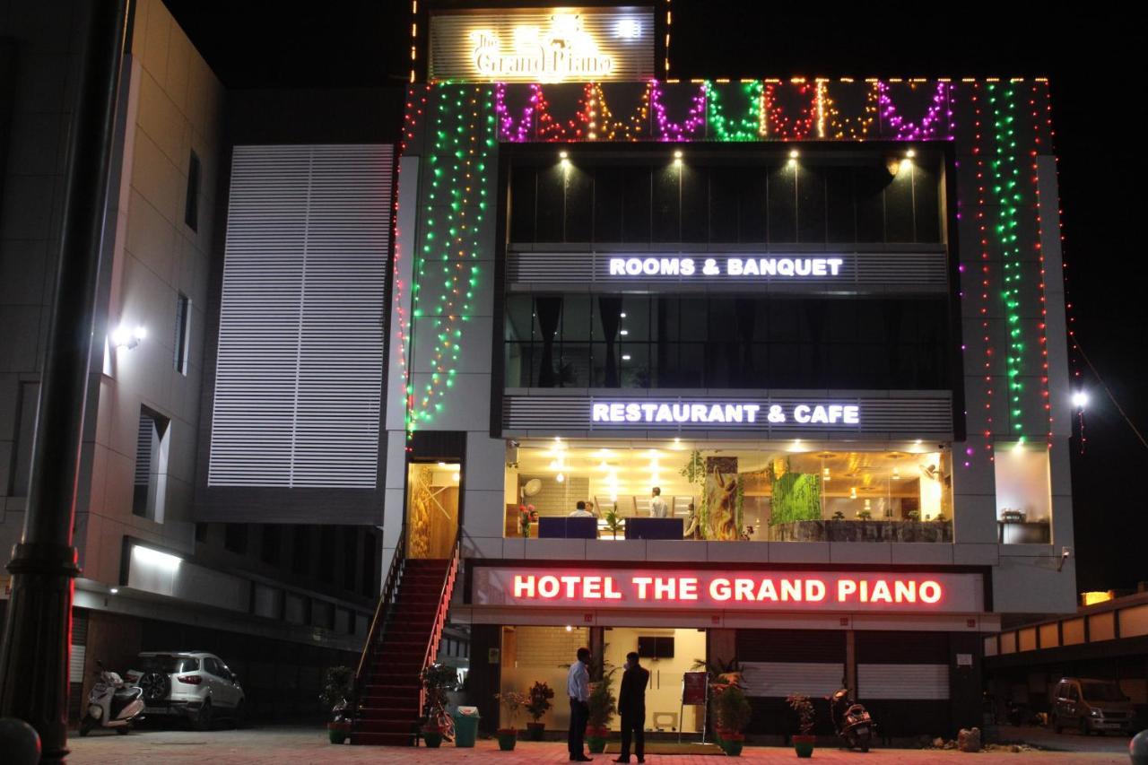 Hotel The Grand Piano - Best Business Hotel In Patan Εξωτερικό φωτογραφία