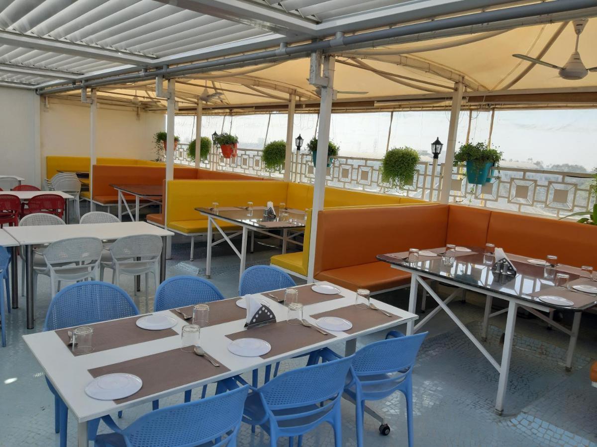 Hotel The Grand Piano - Best Business Hotel In Patan Εξωτερικό φωτογραφία