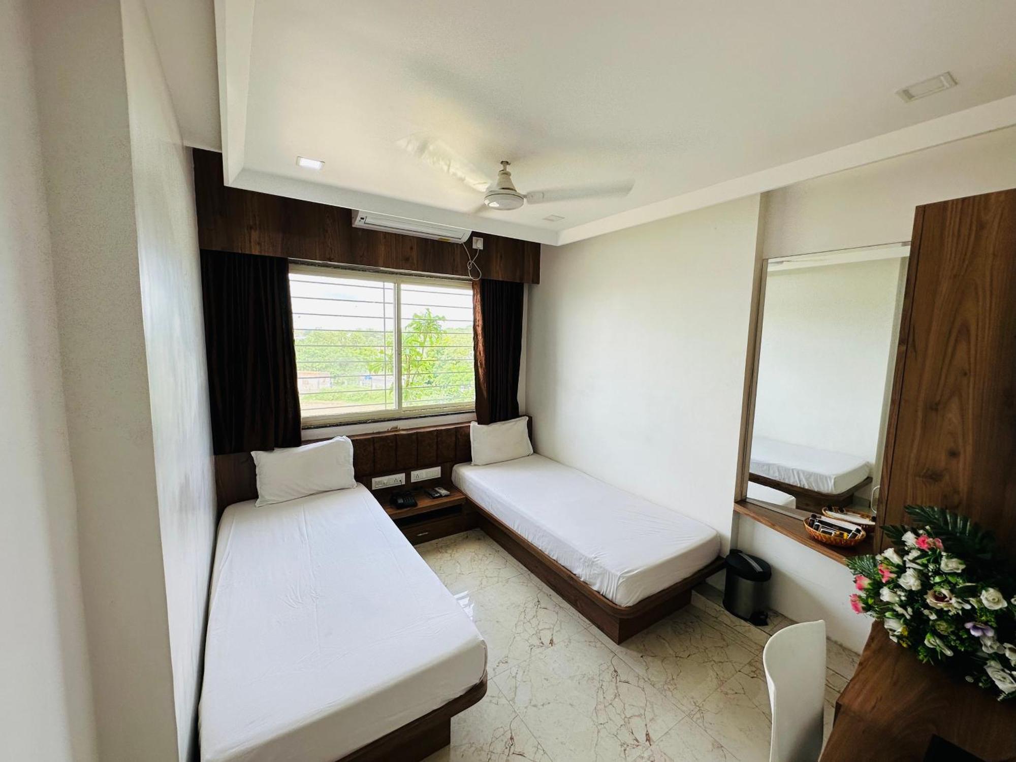 Hotel The Grand Piano - Best Business Hotel In Patan Εξωτερικό φωτογραφία